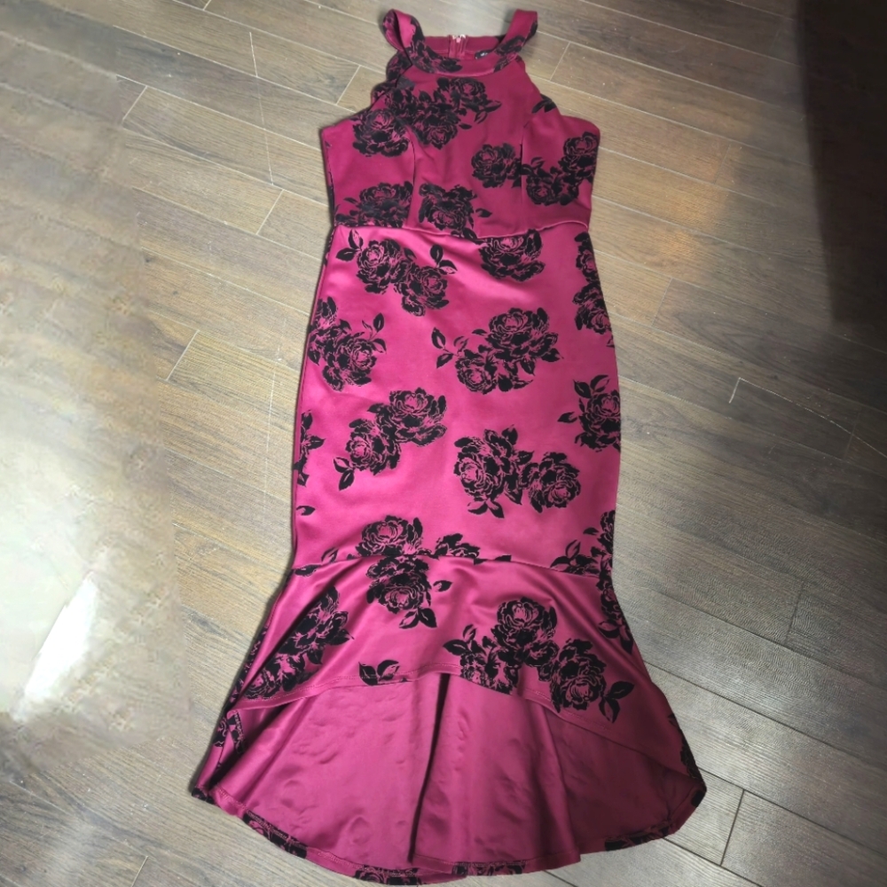 Le Chateau - Elegant Floral Burgundy Dress